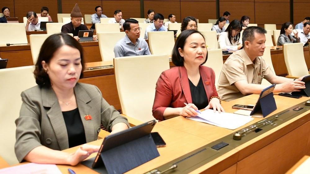 Quốc hội thông qua 1 luật sửa 8 luật về đấu thầu, tài chính, đầu tư