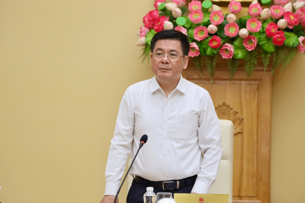 Giá xăng dầu từng bước tiếp cận với thị trường thế giới