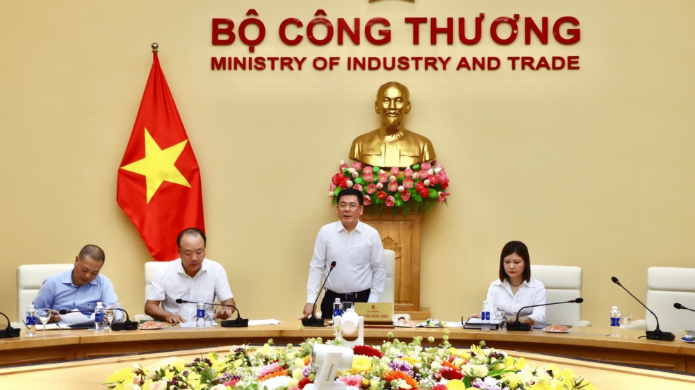 Giá xăng dầu từng bước tiếp cận với thị trường thế giới