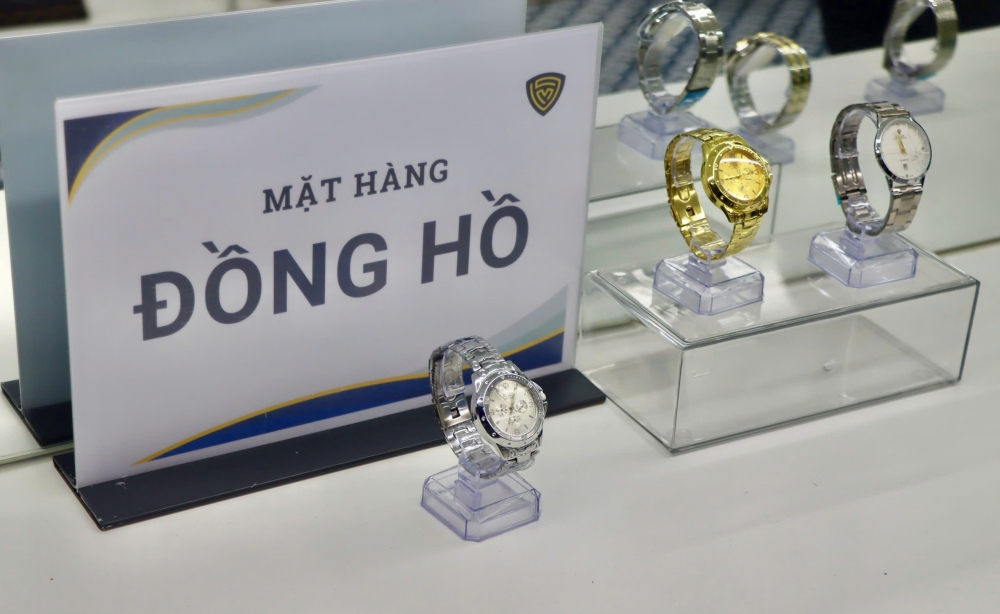 Mở cửa phòng trưng bày nhận diện hàng giả, hàng nhái