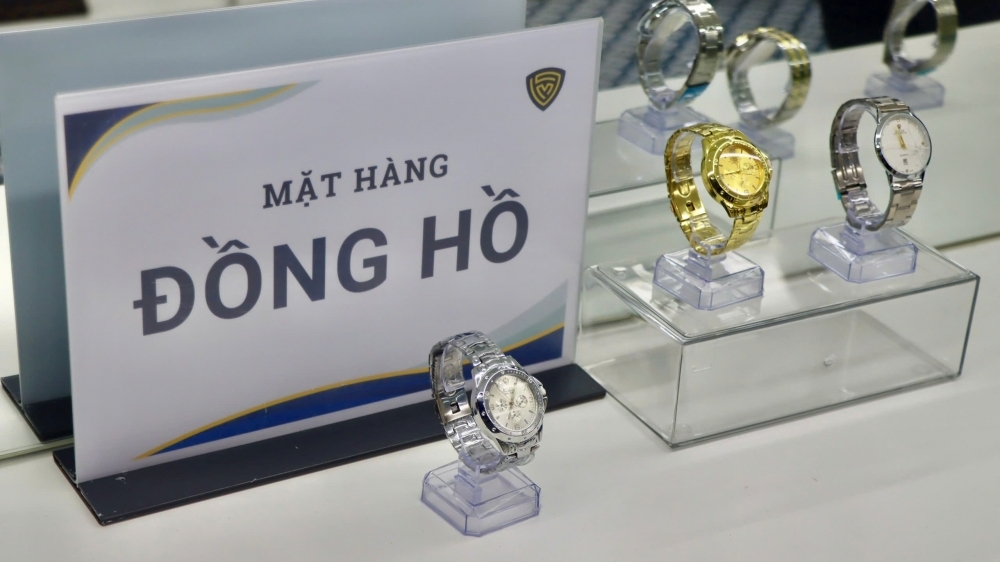 Mở cửa phòng trưng bày nhận diện hàng giả, hàng nhái