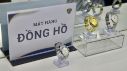 mo cua phong trung bay nhan dien hang gia hang nhai