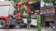 Hà Nội: Sập ban công tầng 2 ngôi nhà số 56 Hàng Bông
