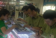 Phát hiện hơn 400 chiếc đồng hồ giả mạo nhãn hiệu Thụy Sỹ