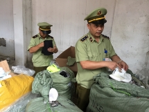 Gần 300 đôi giầy Adidas, Nike Trung Quốc sản xuất gắn mác "made in Vietnam