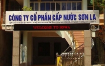 chu hang nuoc uong dong chai sowa sap len san upcom