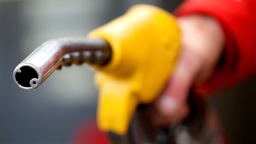 Giá xăng dầu tiếp tục giảm