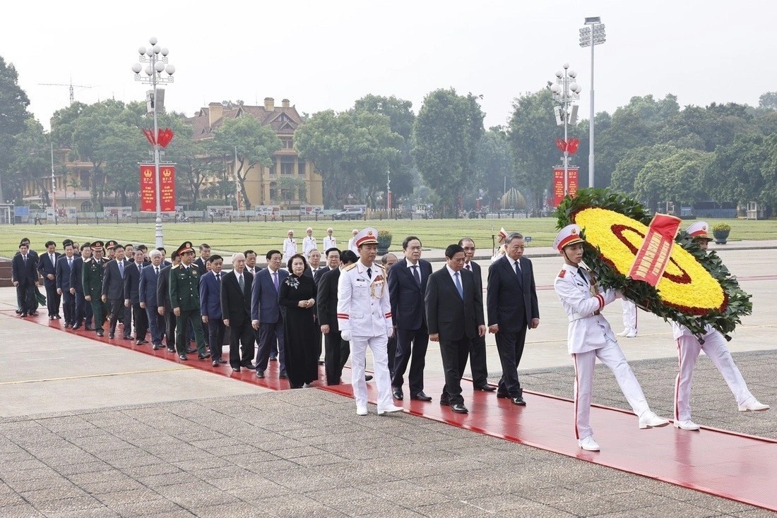 Lãnh đạo Đảng, Nhà nước viếng Chủ tịch Hồ Chí Minh và các anh hùng liệt sĩ