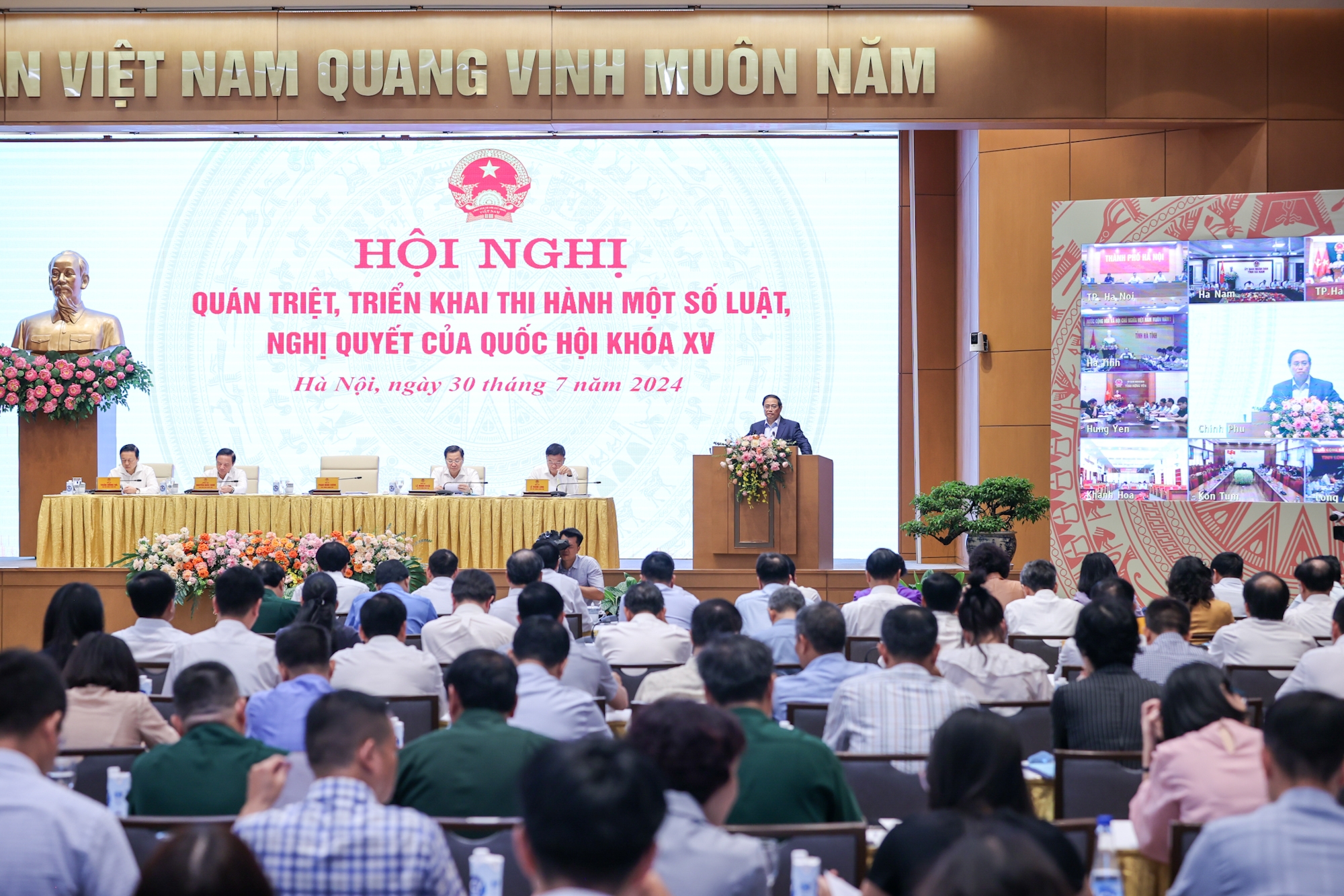 Thủ tướng Phạm Minh Chính: Thể chế phải đi sớm, đi trước