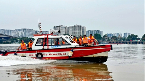 con 425 tau thuyen hon 1500 ngu dan tren vinh bac bo chua vao bo tranh bao