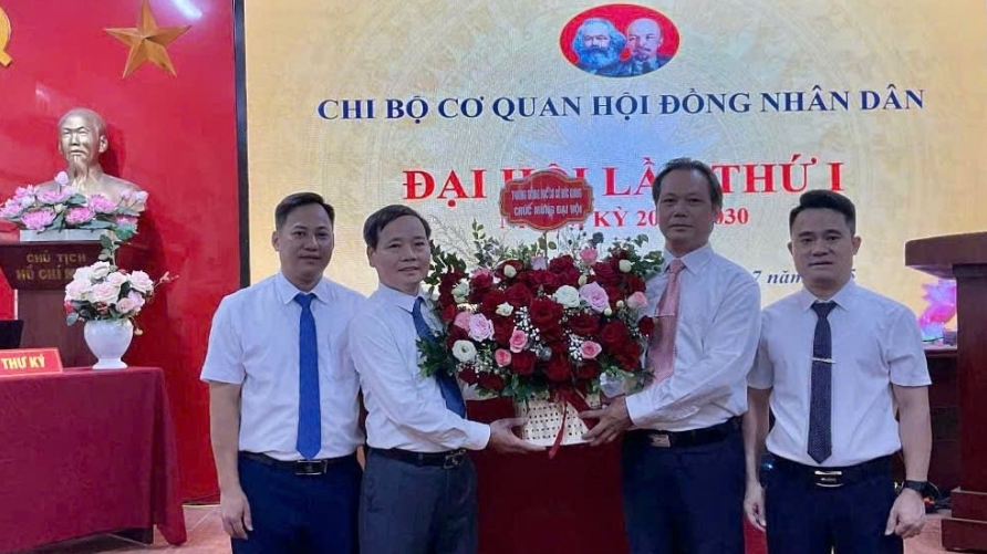 Đồng chí Vương Văn Lâm làm Bí thư Chi bộ cơ quan HĐND xã Hoài Đức