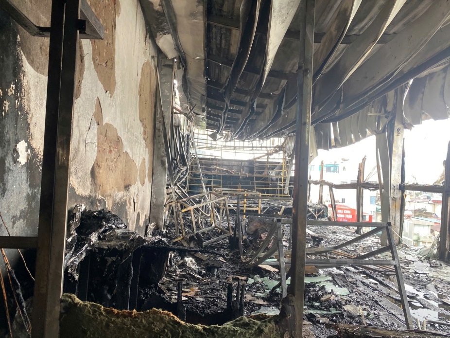 Hà Nội: Cảnh sát khống chế đám cháy tại ngôi nhà 6 tầng ở đường Giải Phóng