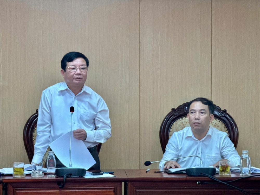 Sôi nổi góp ý vào dự thảo báo cáo chính trị Đại hội Đảng bộ xã Hoài Đức