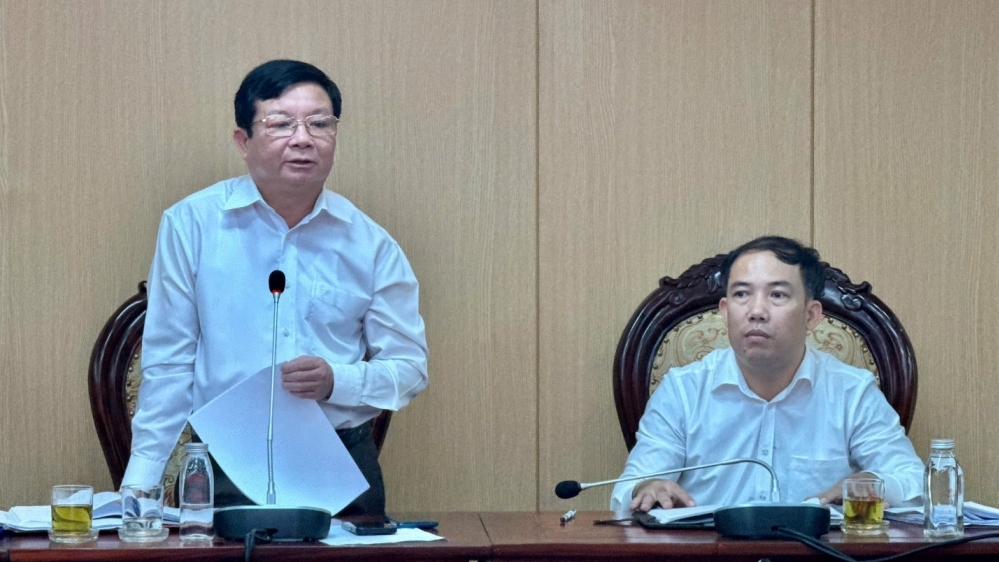 Sôi nổi góp ý vào dự thảo báo cáo chính trị Đại hội Đảng bộ xã Hoài Đức