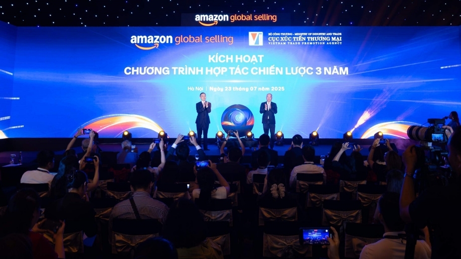 Cú bắt tay đưa thương hiệu Việt vươn xa toàn cầu