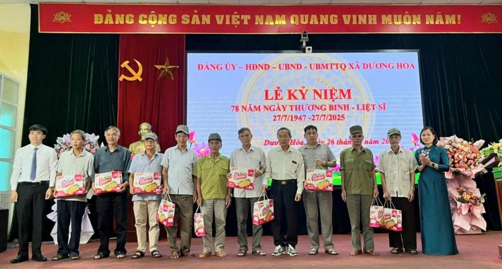 Khơi dậy lòng yêu nước, phát huy truyền thống của đất nước