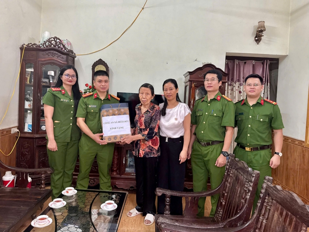 Nghĩa tình của Công an xã Hoài Đức