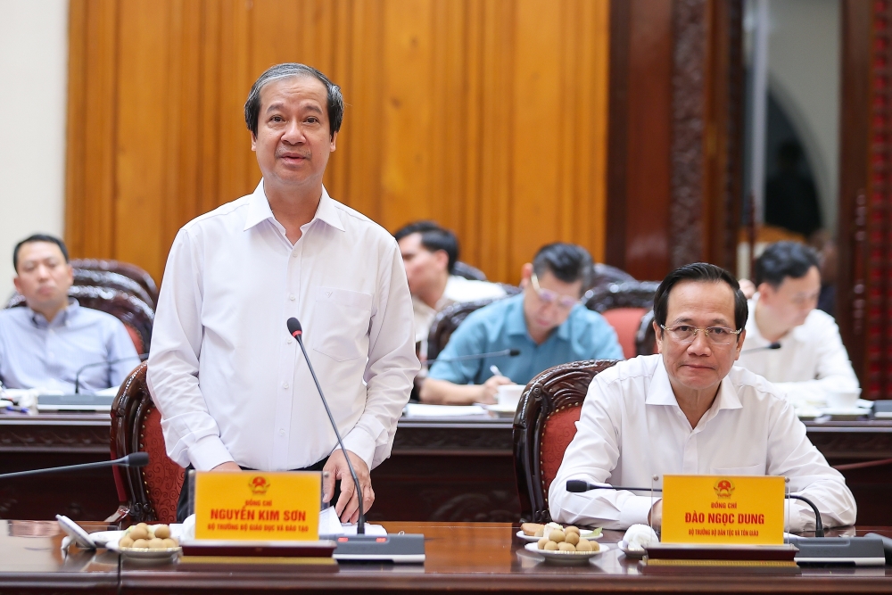 Thủ tướng: Triển khai chiến dịch thần tốc xây dựng 100 trường nội trú tại 100 xã biên giới