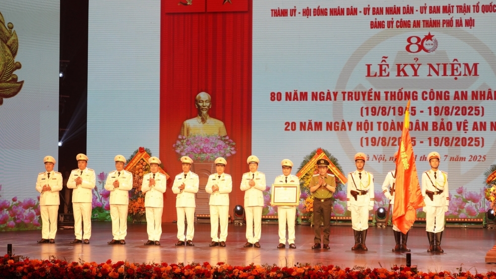 Vinh quang 80 năm, Công an Thủ đô anh hùng
