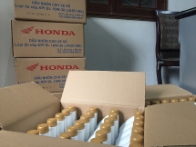 Tịch thu 144 chai dầu nhớt giả mạo nhãn hiệu Honda