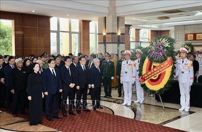 Lãnh đạo Đảng, Nhà nước viếng Phó Thủ tướng Lê Văn Thành