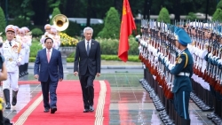 Thủ tướng Phạm Minh Chính chủ trì lễ đón Thủ tướng Singapore