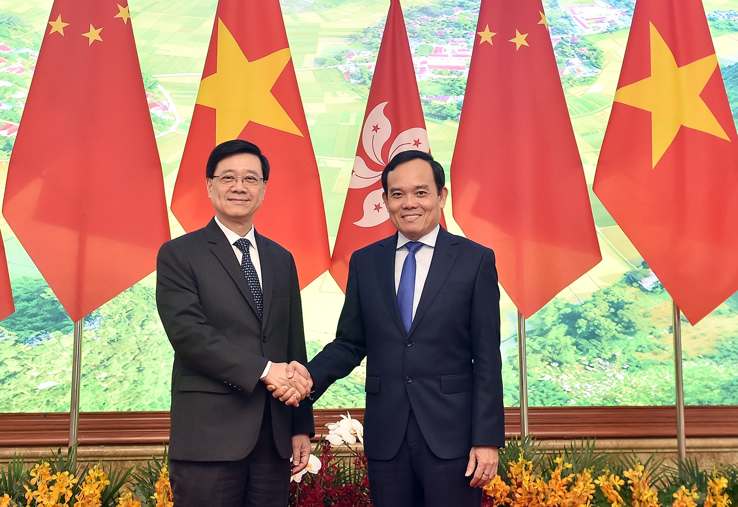 Việt Nam - Hong Kong (Trung Quốc) trao 8 văn kiện hợp tác