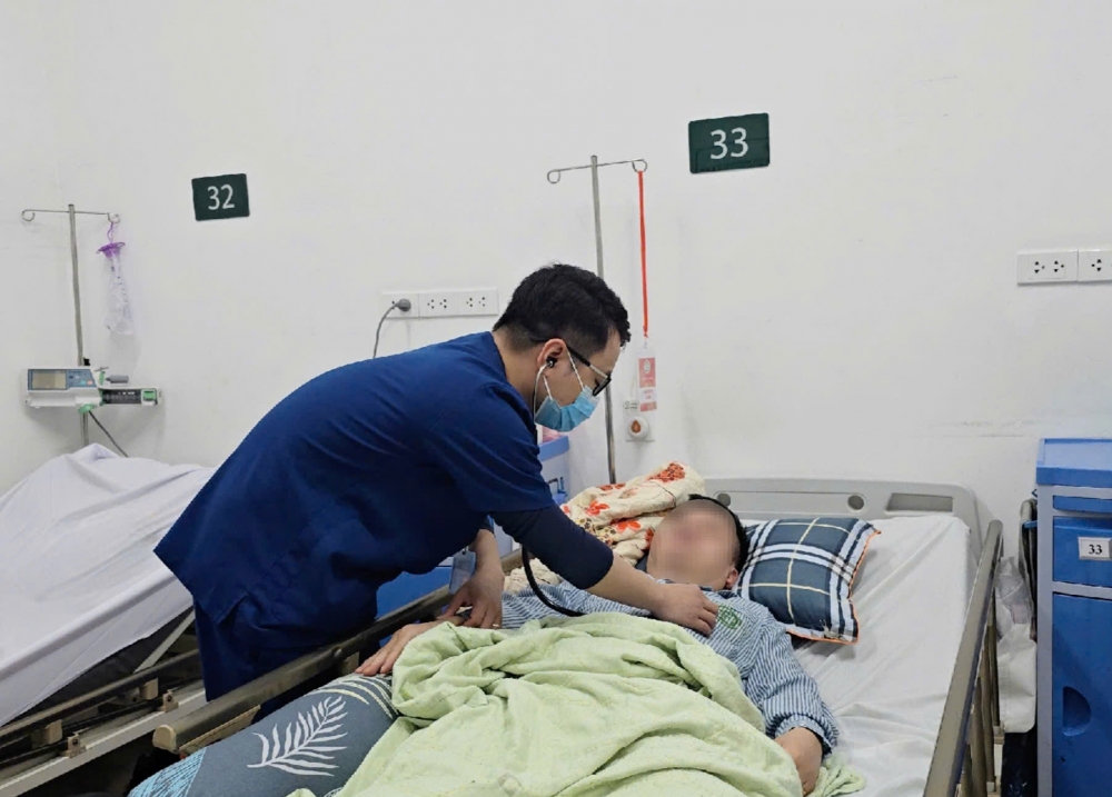 Bộ trưởng Đào Hồng Lan thông tin về lộ trình miễn viện phí toàn dân