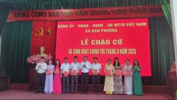 xa dan phuong khen thuong can bo sau mot thang van hanh bo may moi