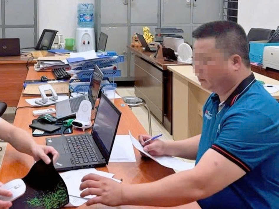 Công an triệu tập người đàn ông rút chìa khóa xe khách trên Vành đai 3