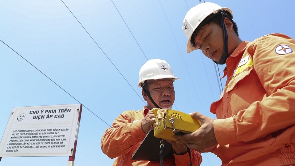 Miền Bắc xác lập kỷ lục mới về tiêu thụ điện do nắng nóng