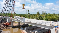 Trungnam EC lắp dầm cầu quan trọng trên cao tốc Châu Đốc - Cần Thơ - Sóc Trăng