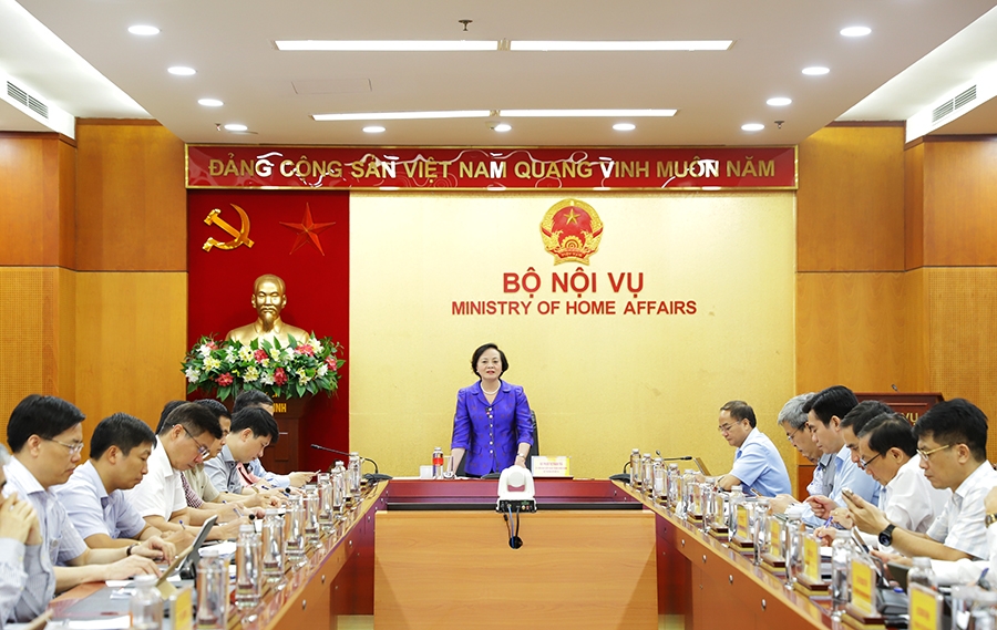 Bộ Nội vụ cử 34 cán bộ tiêu biểu về hỗ trợ các địa phương