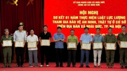 canh tay noi dai cua cong an chinh quy xa hoai duc