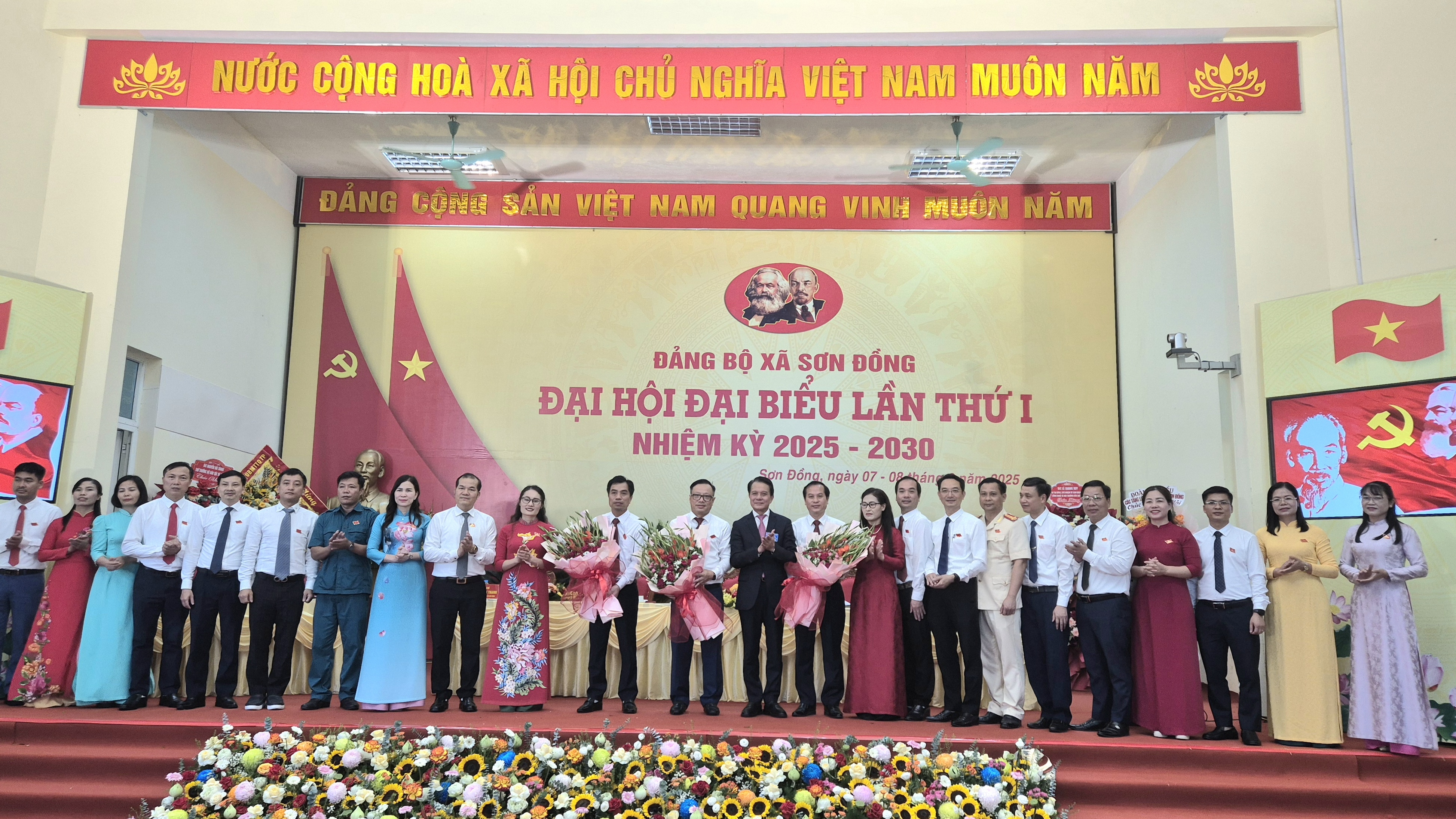 Quyết tâm xây dựng xã Sơn Đồng thành đô thị văn minh, giàu đẹp