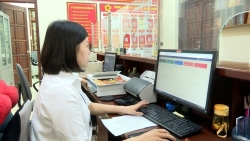 khuyen khich can bo khong dap ung yeu cau tu nguyen xin nghi