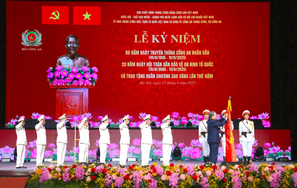 Lực lượng CAND lần thứ 5 được trao tặng Huân chương Sao vàng