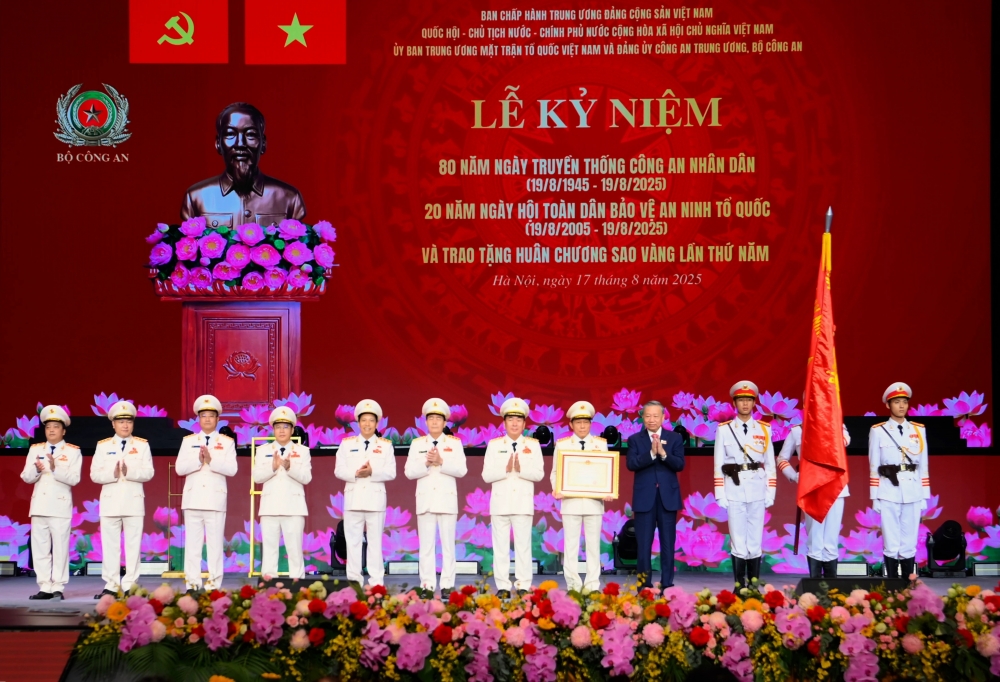 Lực lượng CAND lần thứ 5 được trao tặng Huân chương Sao vàng