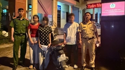 Xử lý nhóm học sinh có hành vi phản cảm khi đoàn phục vụ A80 đi qua