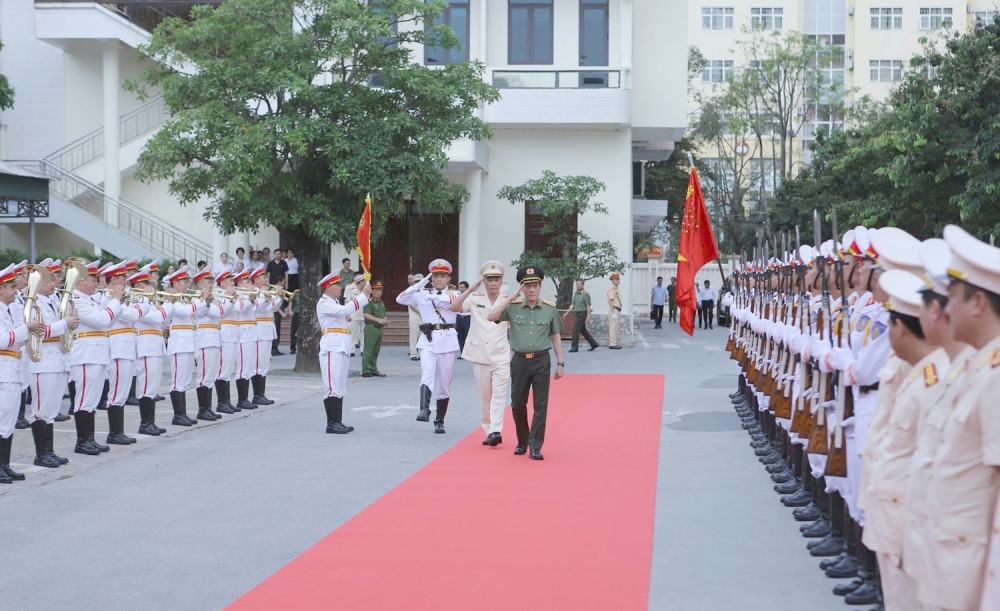 Công an Nhân dân là người bạn đồng hành, chia sẻ những lo toan, vất vả của người dân