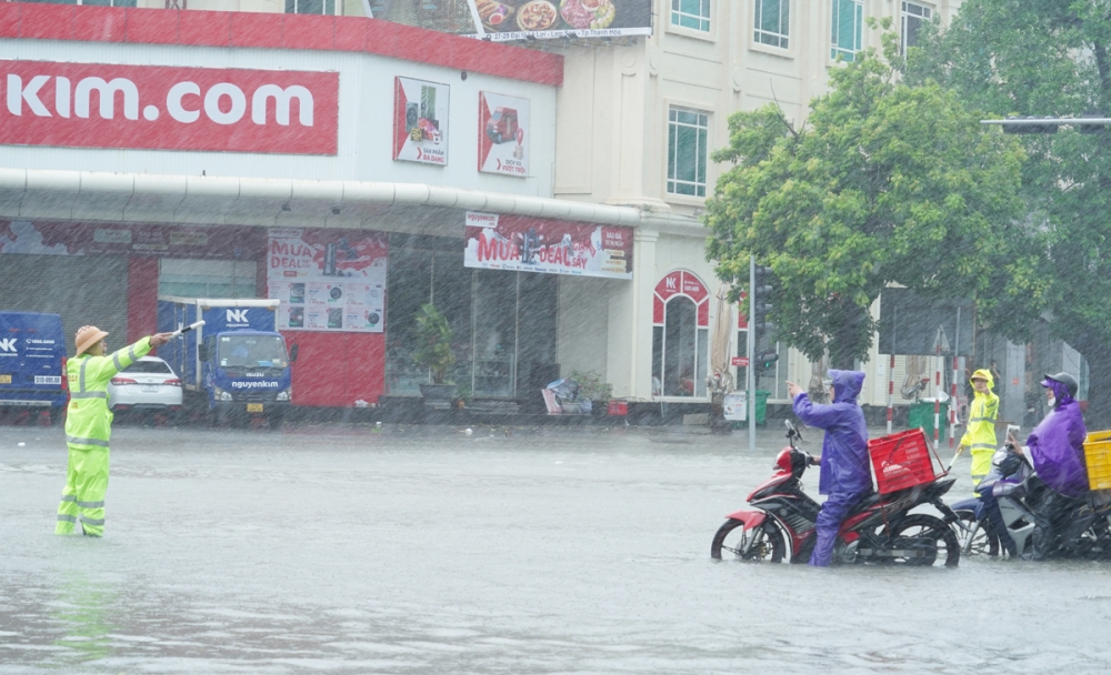 Công an Nhân dân là người bạn đồng hành, chia sẻ những lo toan, vất vả của người dân