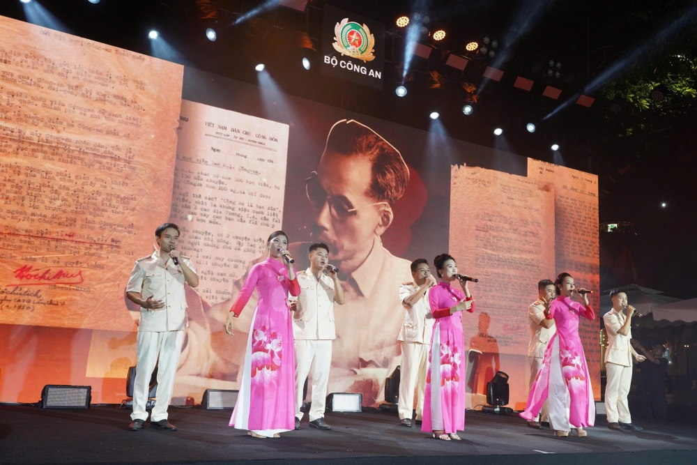 Chương trình nghệ thuật “Vì Thủ đô bình yên”: Khúc ca tri ân và tự hào