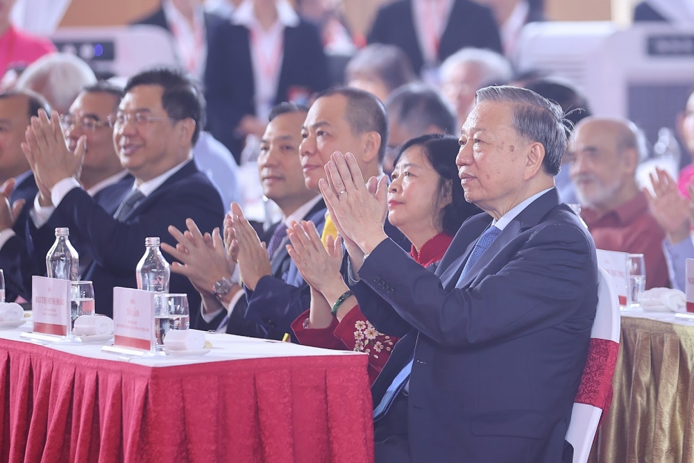 Biểu tượng của khát vọng phát triển, ý chí vươn lên của toàn dân tộc