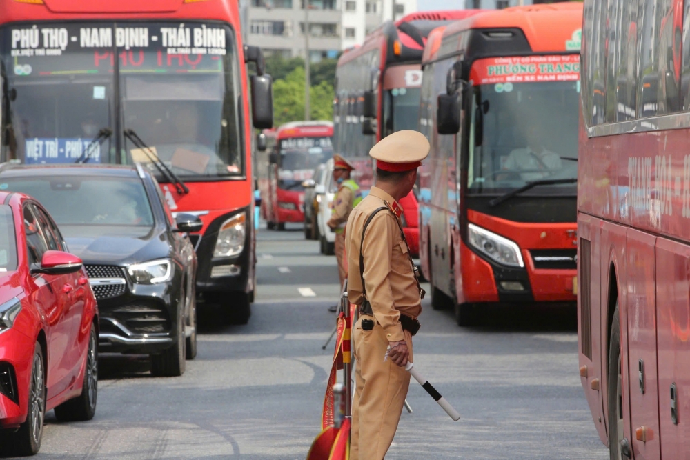 Cục CSGT phân luồng, hạn chế phương tiện đi về hướng Hà Nội để phục vụ A80