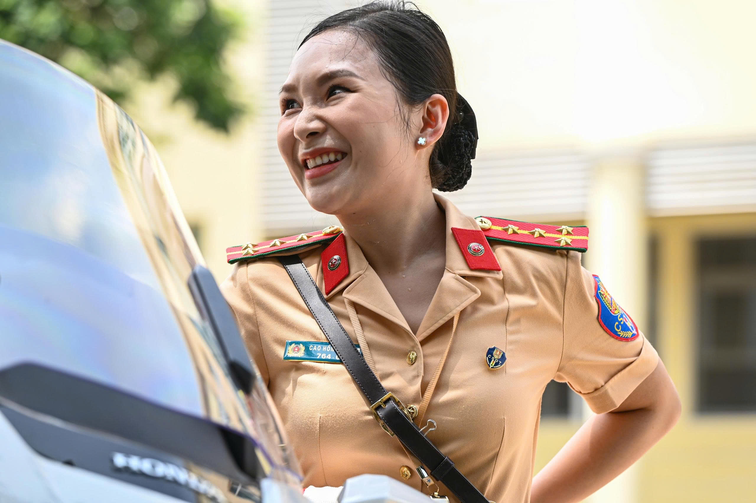 Ngắm cán bộ, chiến sĩ và dàn xe đặc chủng của lực lượng Cảnh sát giao thông