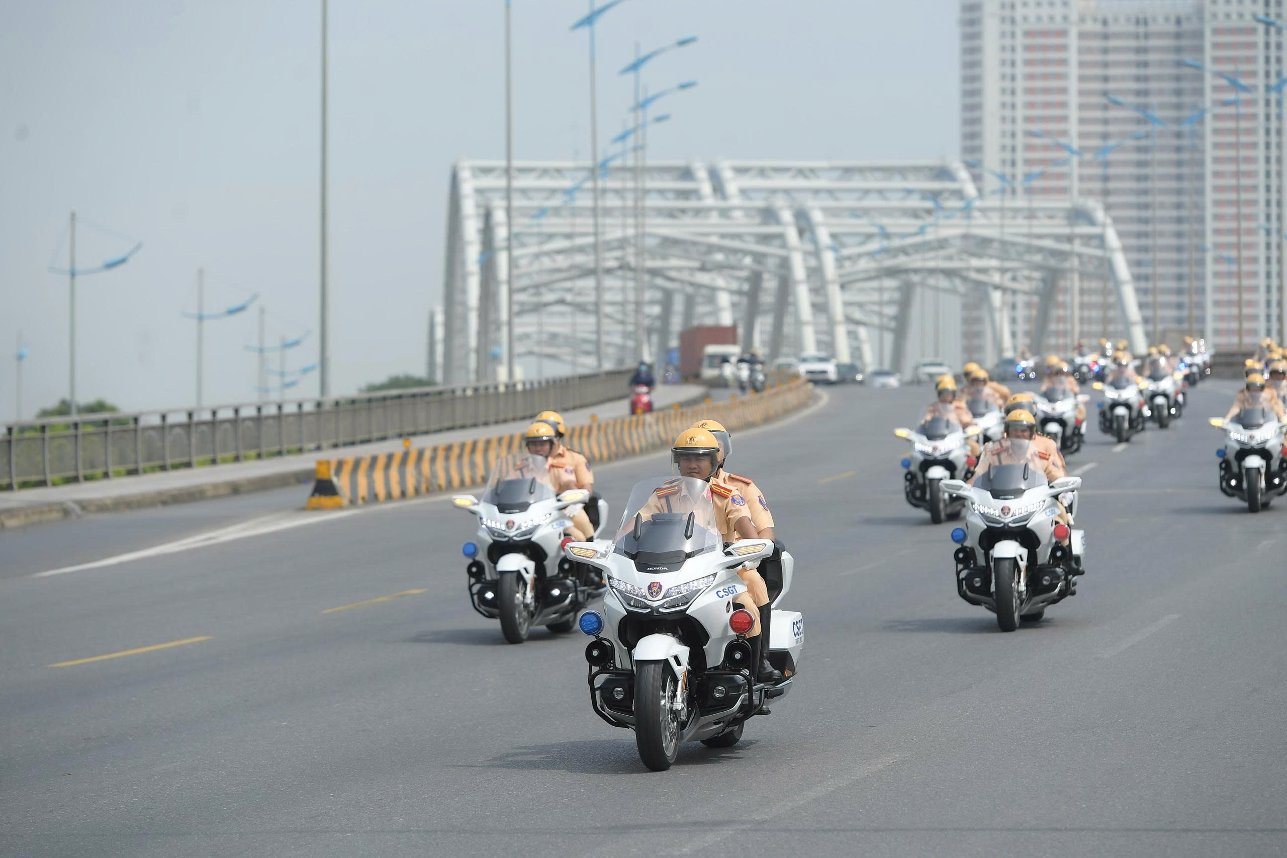 Ngắm cán bộ, chiến sĩ và dàn xe đặc chủng của lực lượng Cảnh sát giao thông