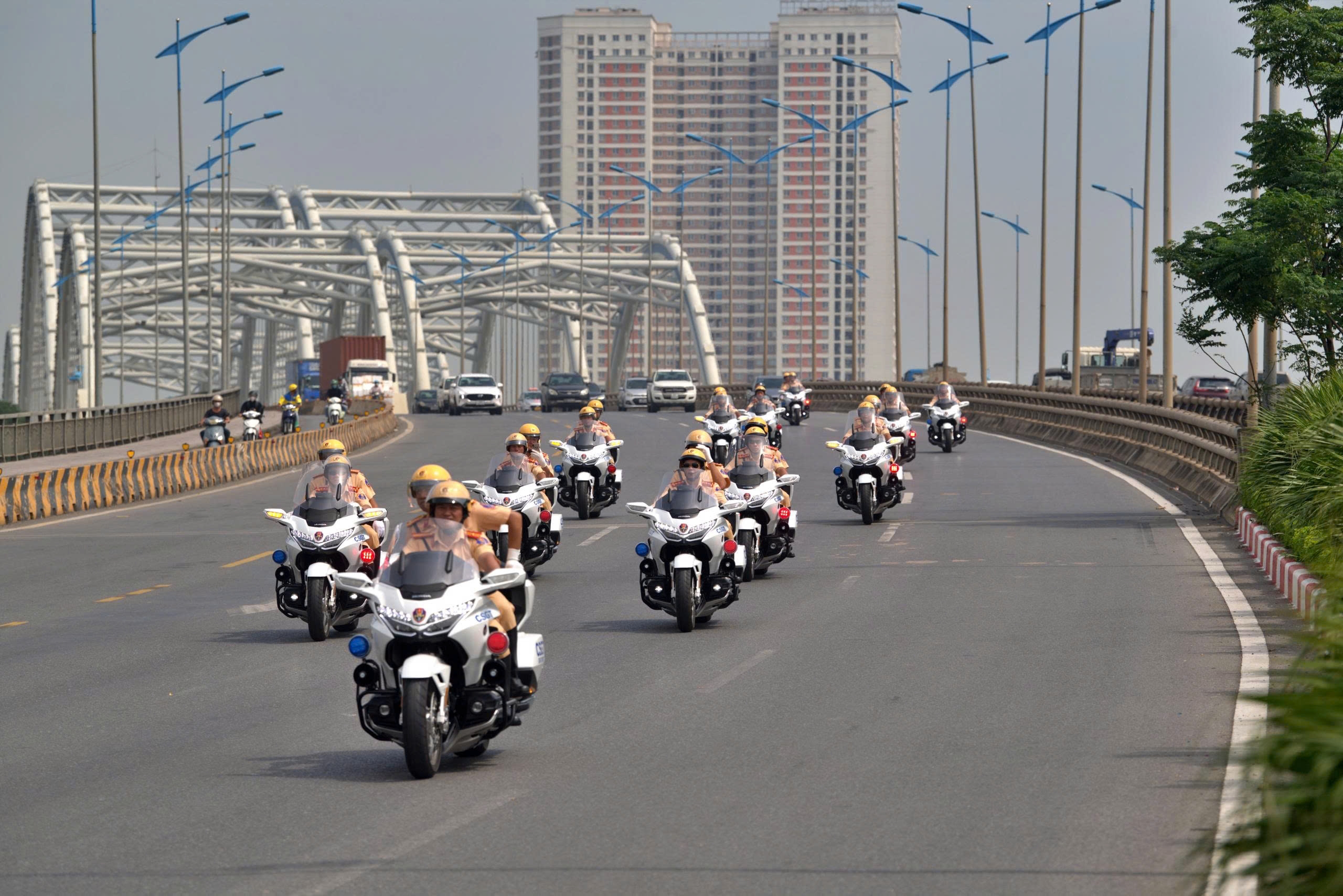 Ngắm cán bộ, chiến sĩ và dàn xe đặc chủng của lực lượng Cảnh sát giao thông