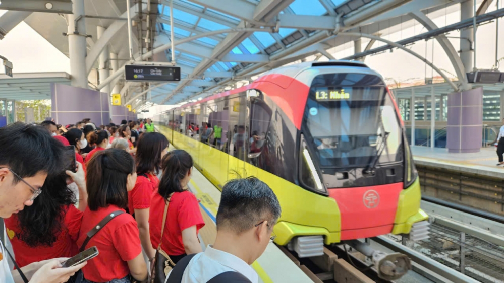 ha noi mien phi ve tau dien xe bus dip quoc khanh 29