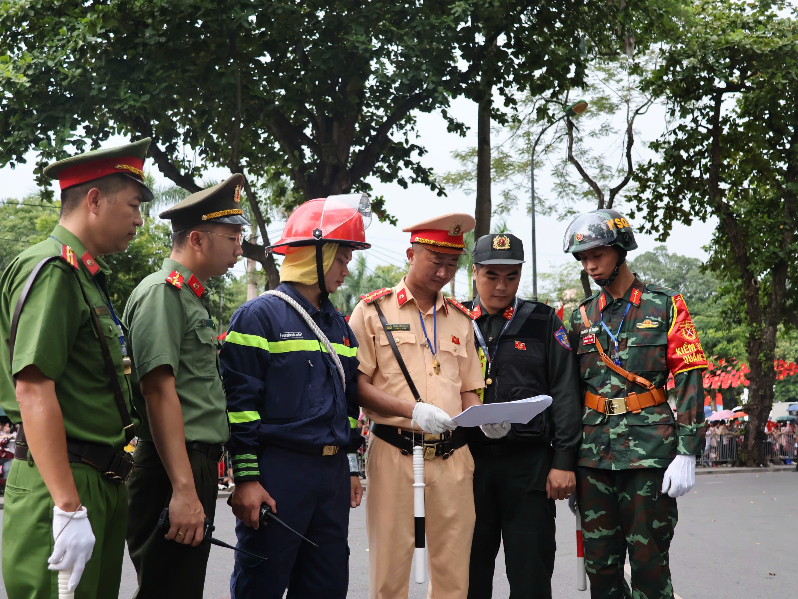 Hướng về đại lễ A80, tình quân dân Thủ đô càng thêm gắn bó