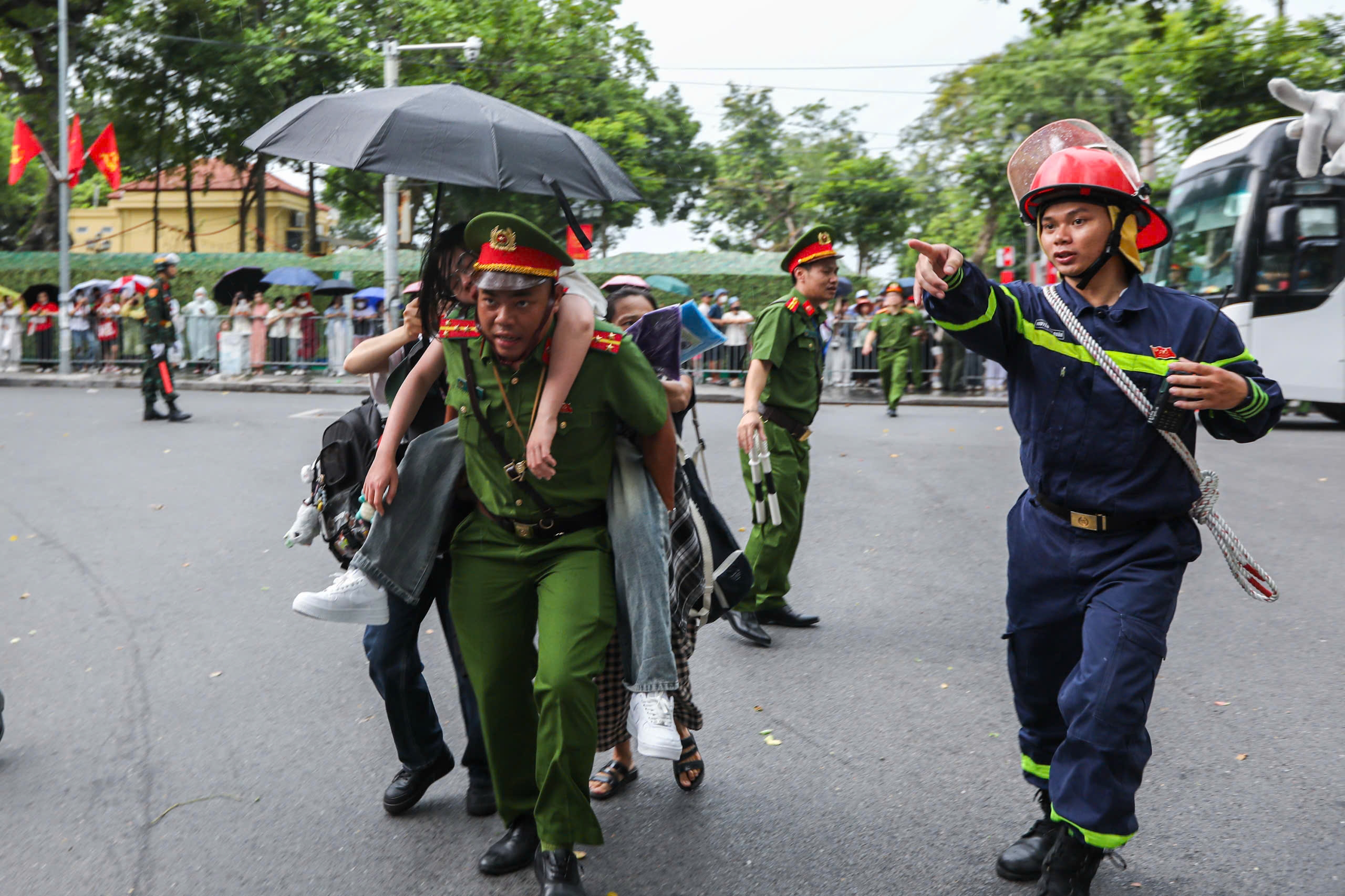 Hướng về đại lễ A80, tình quân dân Thủ đô càng thêm gắn bó